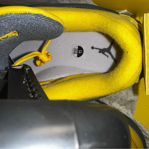 Jordan 4 retro (lightning) - Picture 6 of 10